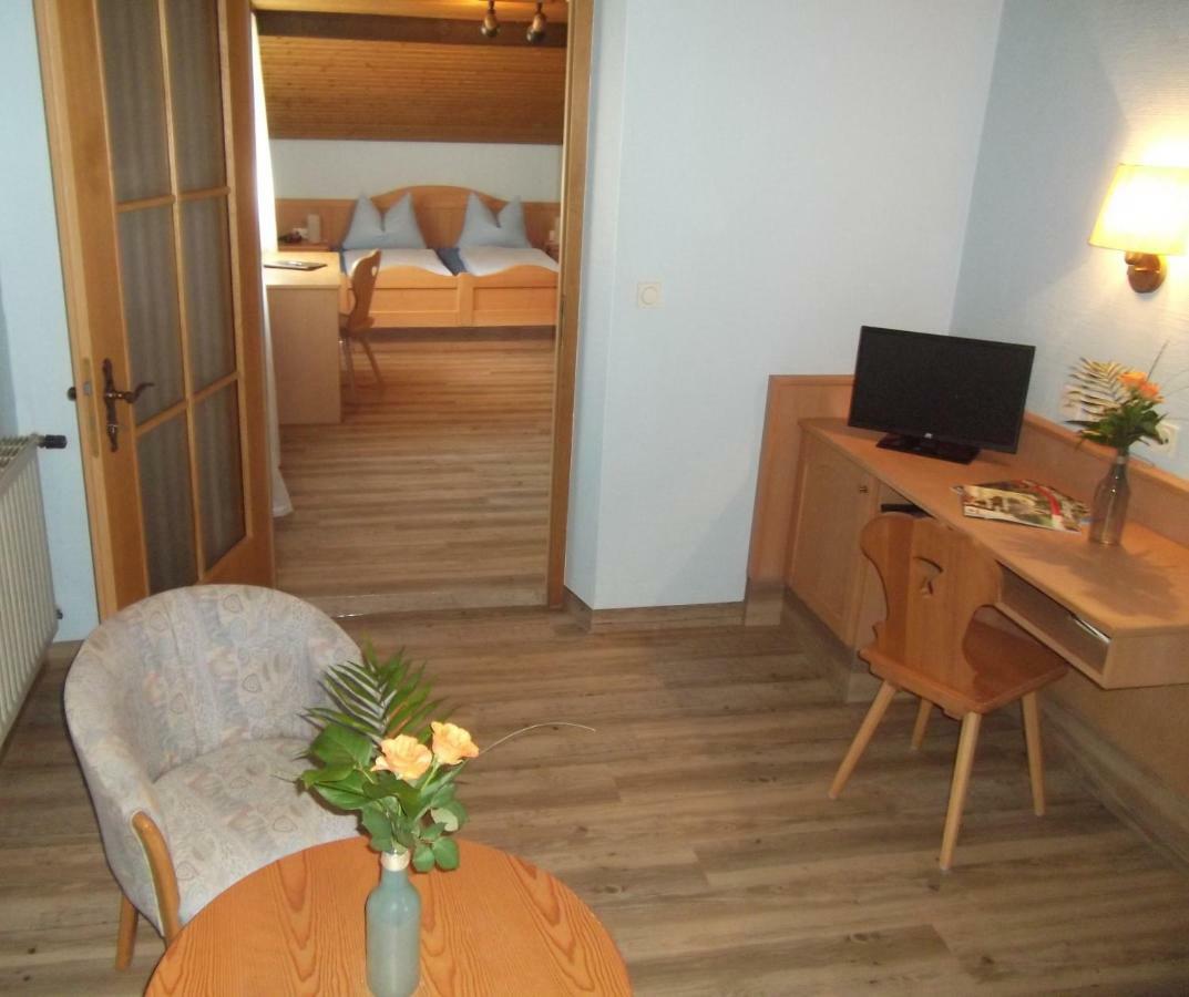 Hotel-Gasthof Krone-Lax Scheinfeld Экстерьер фото